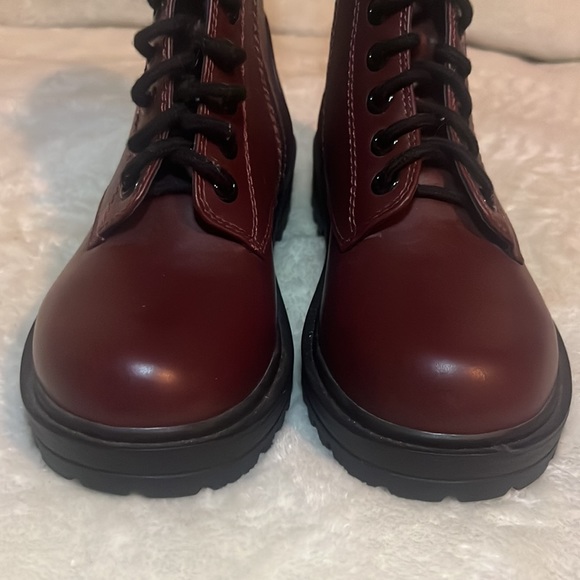 Soda Women's Combat Lace Up Faux Leather Ankle Boots Maroon Sz 7 1/2 - Picture 3 of 7